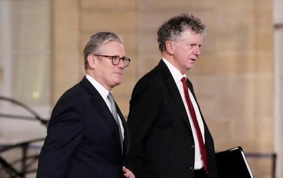 DarrenRJones's tweet image. Jonathan Powell “was” a Maoist in his youth.
He helped write the disastrously weak Hong Kong hand over.
Now as National Security Advisor for Starmer:
His advice:
Chagos surrender 
Super spy Embassy 
Collapse spy trial

Why does he not get called out?
Is Whitehall compromised?