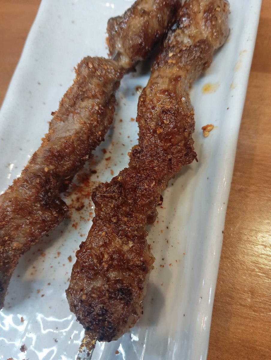 zakkiminagiri's tweet photo. やはり羊の串焼きが美味い大陸系中華は信用して良いと思う https://t.co/T3r9KHxwvG