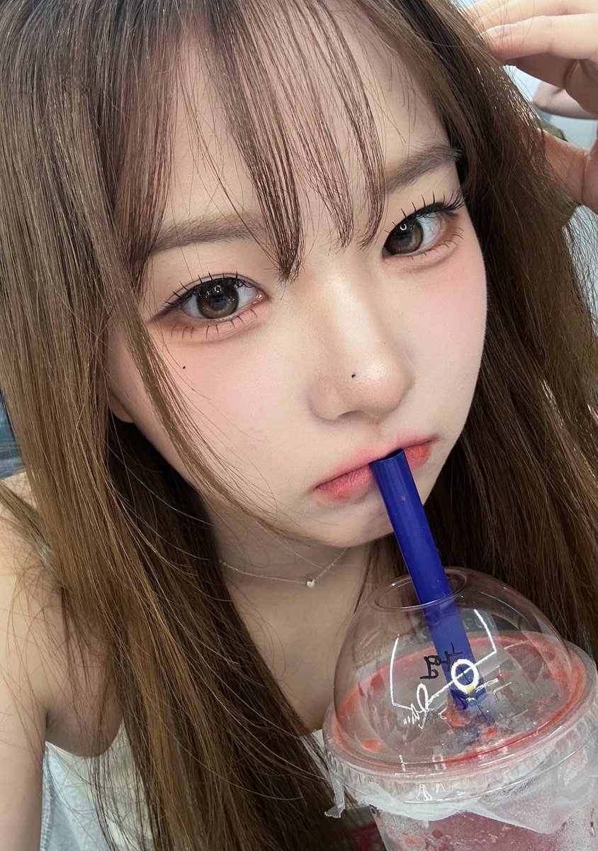 dailymochiz's tweet photo. #트리플에스 #정하연 #김채원 #모찌즈 https://t.co/QJolJWE6bk