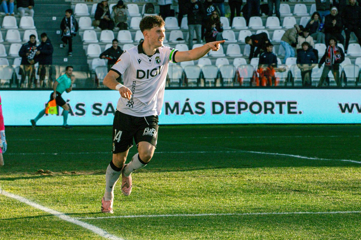 Burgos_CF's tweet photo. 🔝 𝐏𝐢𝐜𝐡𝐢𝐜𝐡𝐢 🔥

#BurgosCF https://t.co/FKuCCBJT6S
