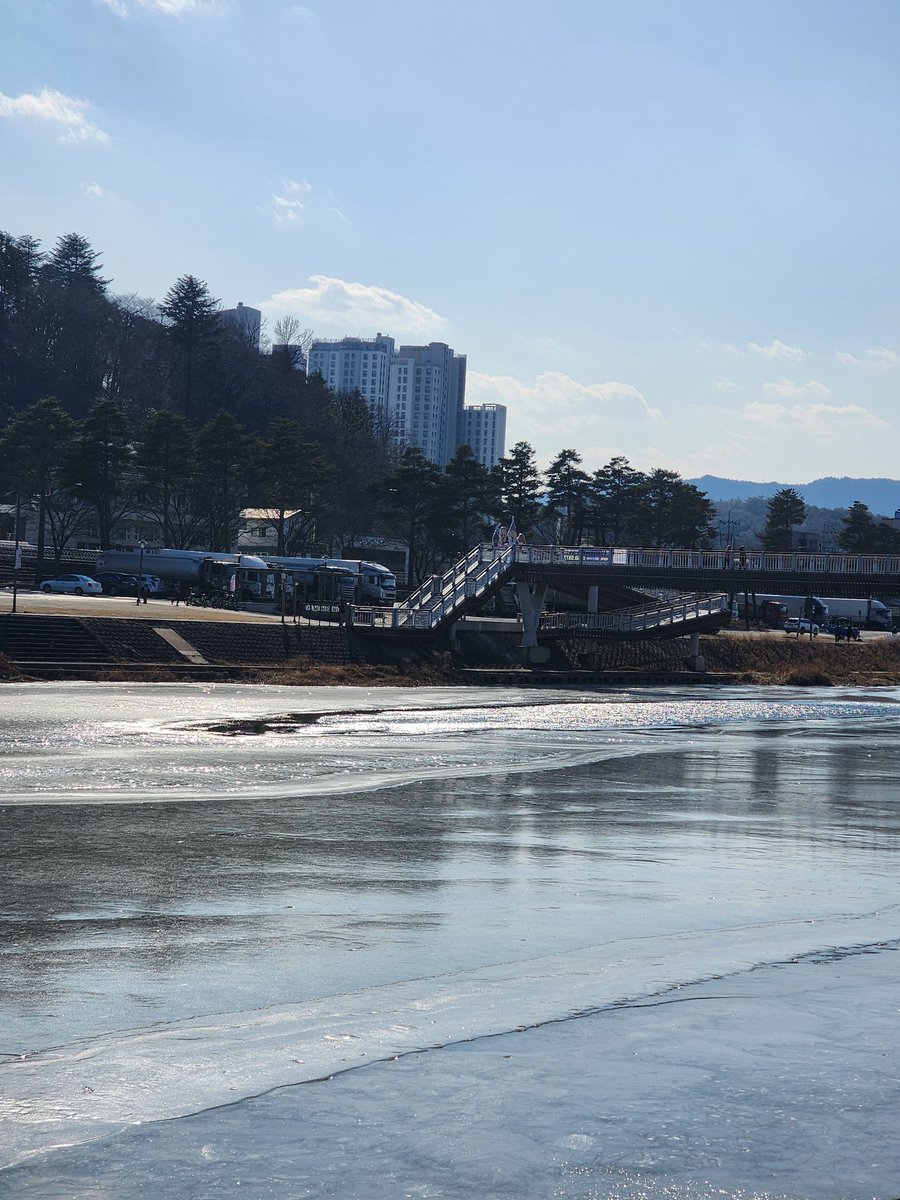 5488aaa's tweet image. 산책길