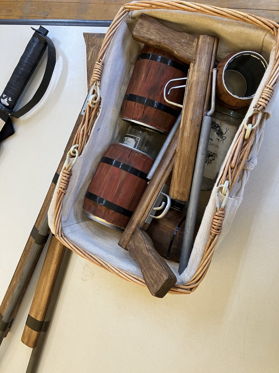 はくなん×水野家  1泊2日の合同合宿が終了しました！例年に増してものすごくガッツリ歌って、めちゃくちゃ疲れたけど楽しかったー！演奏会当日までラストスパートかけるぞー🔥
演出ステージの雰囲気をﾁｮｯｯｯﾄﾀﾞｹ🤏こちらの小道具たちがどんな場面でどう使われているかも注目してほしいです😘