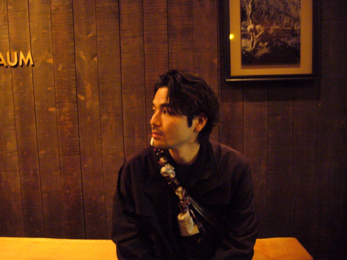 tty_ymd's tweet photo. 先日参加したWSがとても楽しかった。
初めましての人たちなのに前から知ってたみたいにお芝居が噛み合って、終わったら後の心地良い疲労感とアドレナリンが脳みそをじゅ〜んと満たしてた。
一月、滑り込みで何とか充実したと感じさせてくれた素敵な出会いに感謝ですね。

写真は一月のお気に入り https://t.co/BCAqma3T71