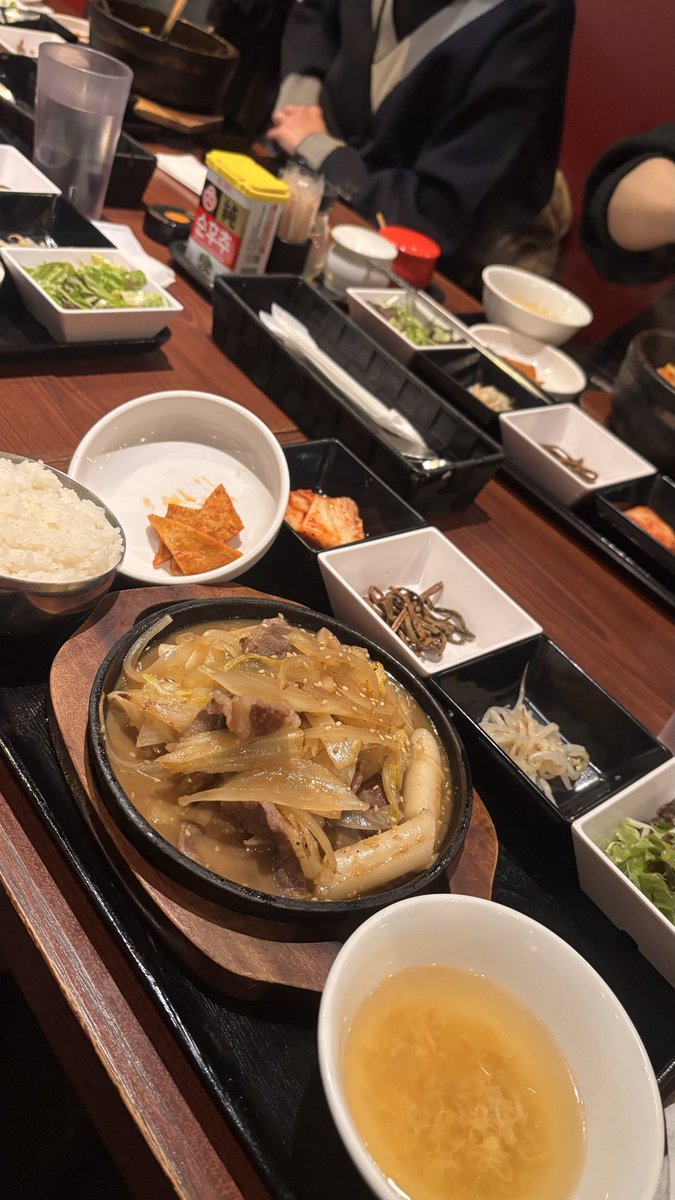 本日はアヌセトオンリー、オシセトオンリーお疲れ様でした!!
サークル参加もできず申し訳なさでいっぱいだったのですが、皆さんに温かい言葉をいただいて幸せな時間を過ごせました😭🙏
ズッ友だよ!!!!
5月に向けて動き出したいです!
ありがとうございました😭❤️