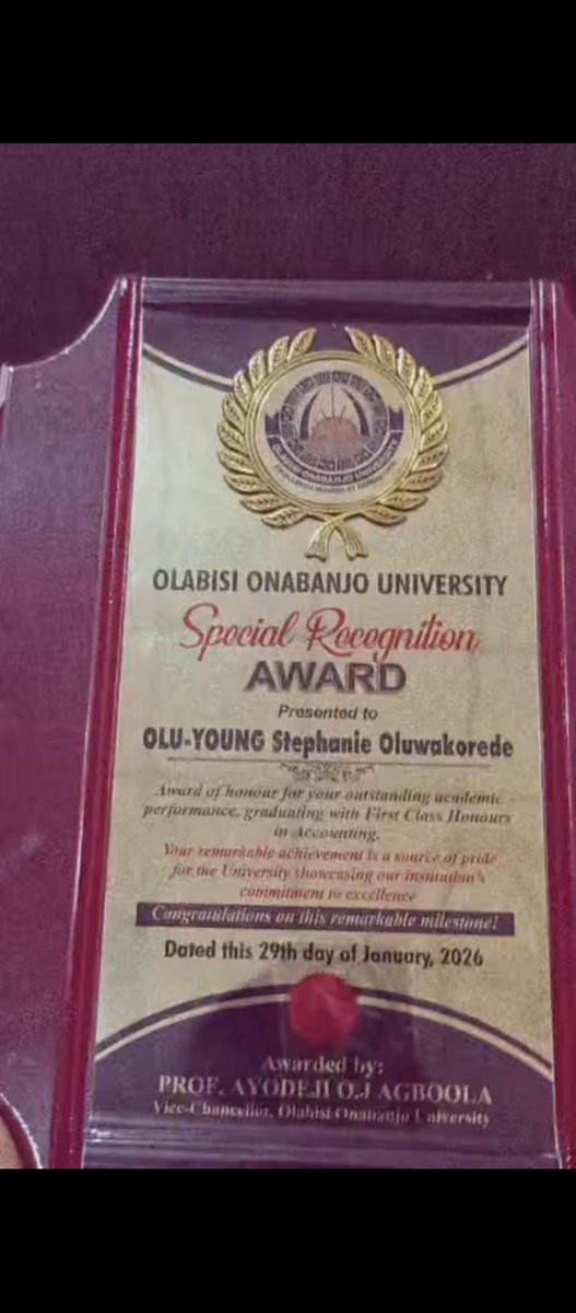 YoungOlu46761's tweet photo. Thank you OOU๐ฅน๐
4TH Best Graduating student in the department of Accounting
#35THOOUCONVOCATION #OOUConvocation
@PwC_Nigeria @DeloitteNigeria @EY_Nigeria @KPMG_NG https://t.co/BD4dVC8wDO