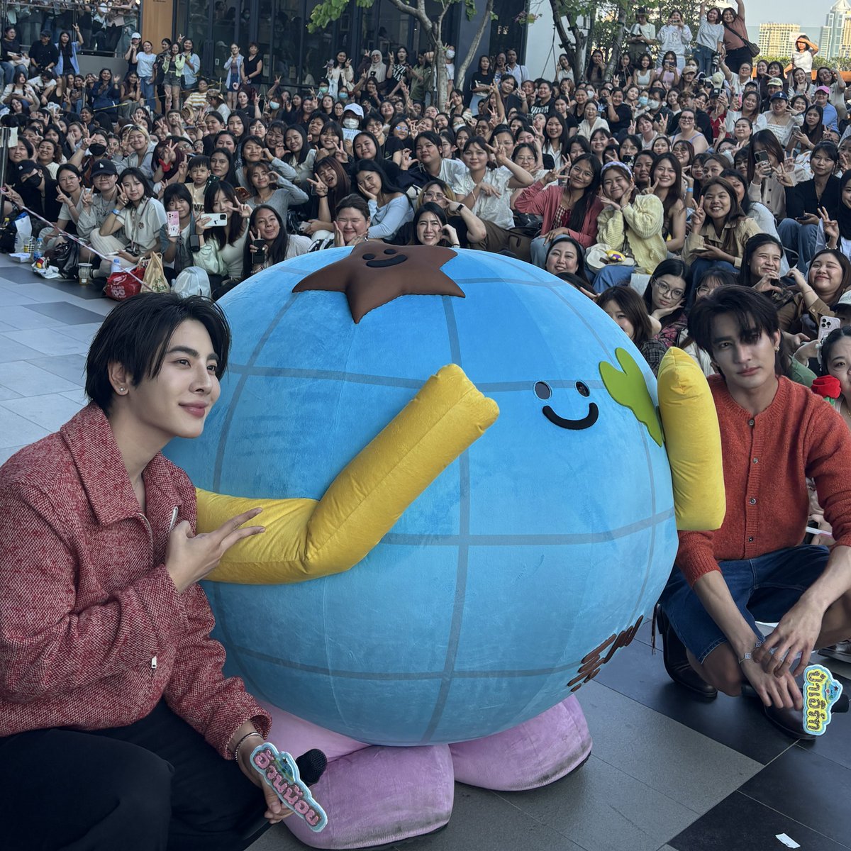 mrstnwrd_GMMTV's tweet photo. มาเสิฟความสุขกันงับบบ โอ้นนร้ากกทู้กคนนน 

#สนามอ่านเล่น2026xEarthMix
#MRSATURNWORLD https://t.co/NExOhLO0Vz