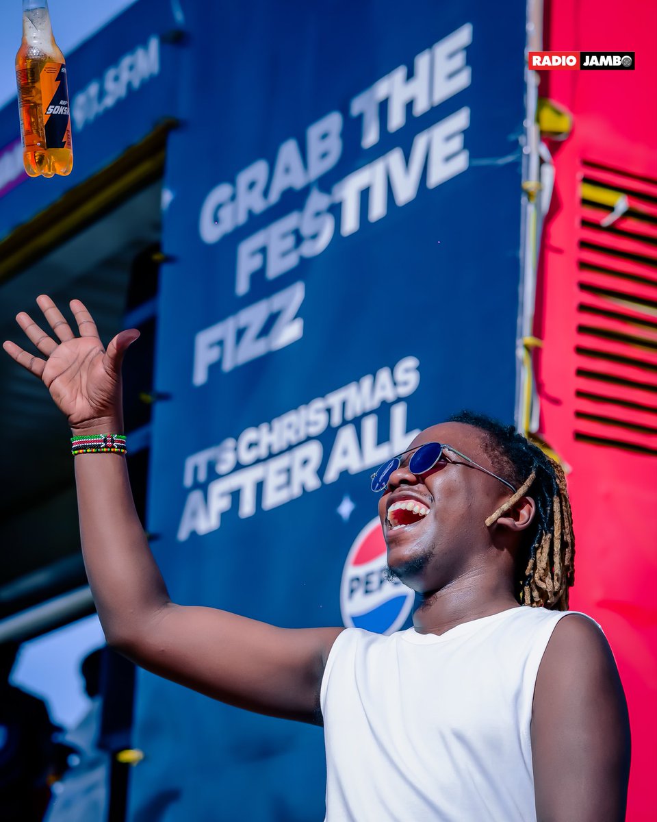 RadioJamboKenya's tweet photo. Enaji na tabasamu limeenda shule kwa hisani ya #StingEnergy, kinywaji LEJIT cha @pepsikenya 🤌. 

Usiruhusu uchovu wa hustle ya kila siku ufanye urudi nyumbani bila kakitu aisee!!! Jishikie #StingEnergyDrink  katika duka lolote karibu nawe urudishe nguvu ya kupiga mboka. https://t.co/BKBr7aSKdK