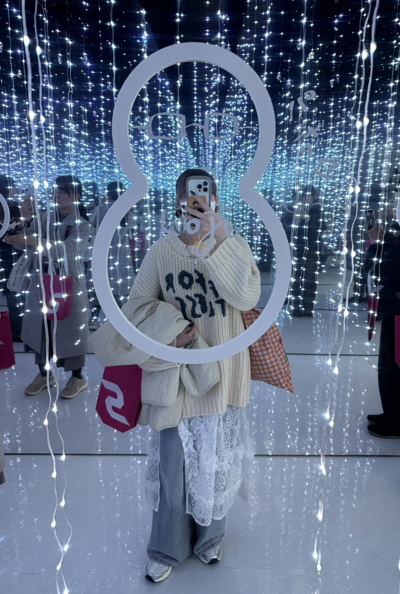 6m21k_sn's tweet photo. #SnowMan1stPOPUP_TOKYO

行って参りましたっっ🥹💕
もうもう感動しっぱなしで
何時間いても足りないくらいだった…

康二くんの美人さを改めて目の当たりにして、
何枚写真を撮っても全部綺麗。

念願だったプリクラは全然盛れなかったけど笑
康二くんとほぼツーショットができて満足です🫶🏻 https://t.co/OiYwSCbEfI