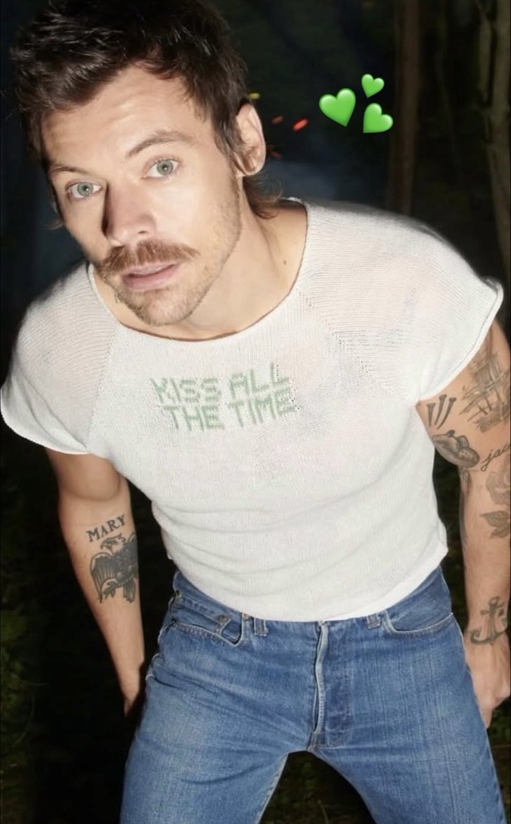 Happy Birthday Harry! I hope you have a wonderful day and spend it with whoever you really want to spend it with. 💚💐🎂#HappyBirthdayHarry