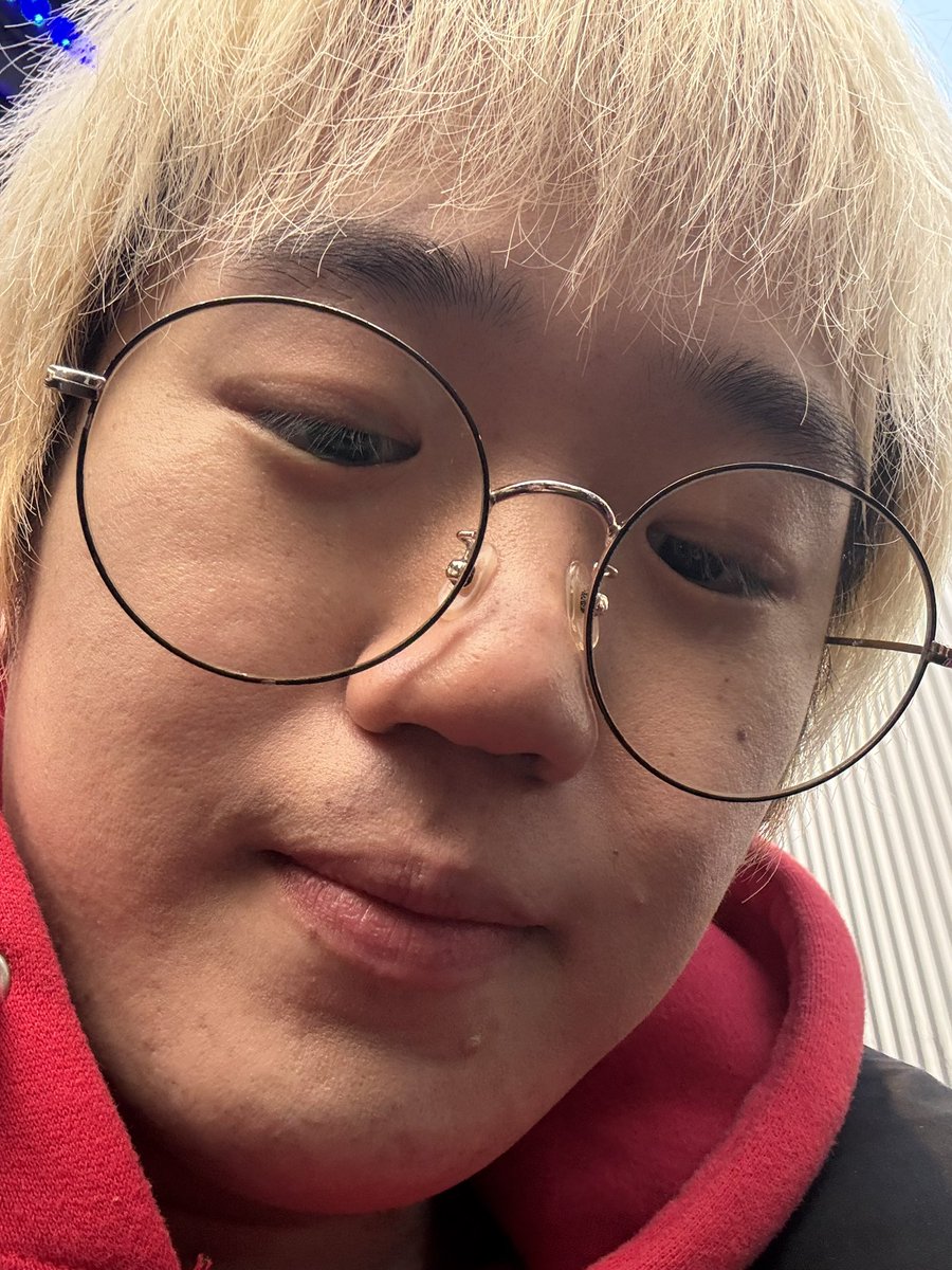 firegaemiii's tweet photo. 얘 왤케 오랜만이지? 나 만담 ㅈㄴ 열심히 보러 다녓는데 https://t.co/069zms33aF