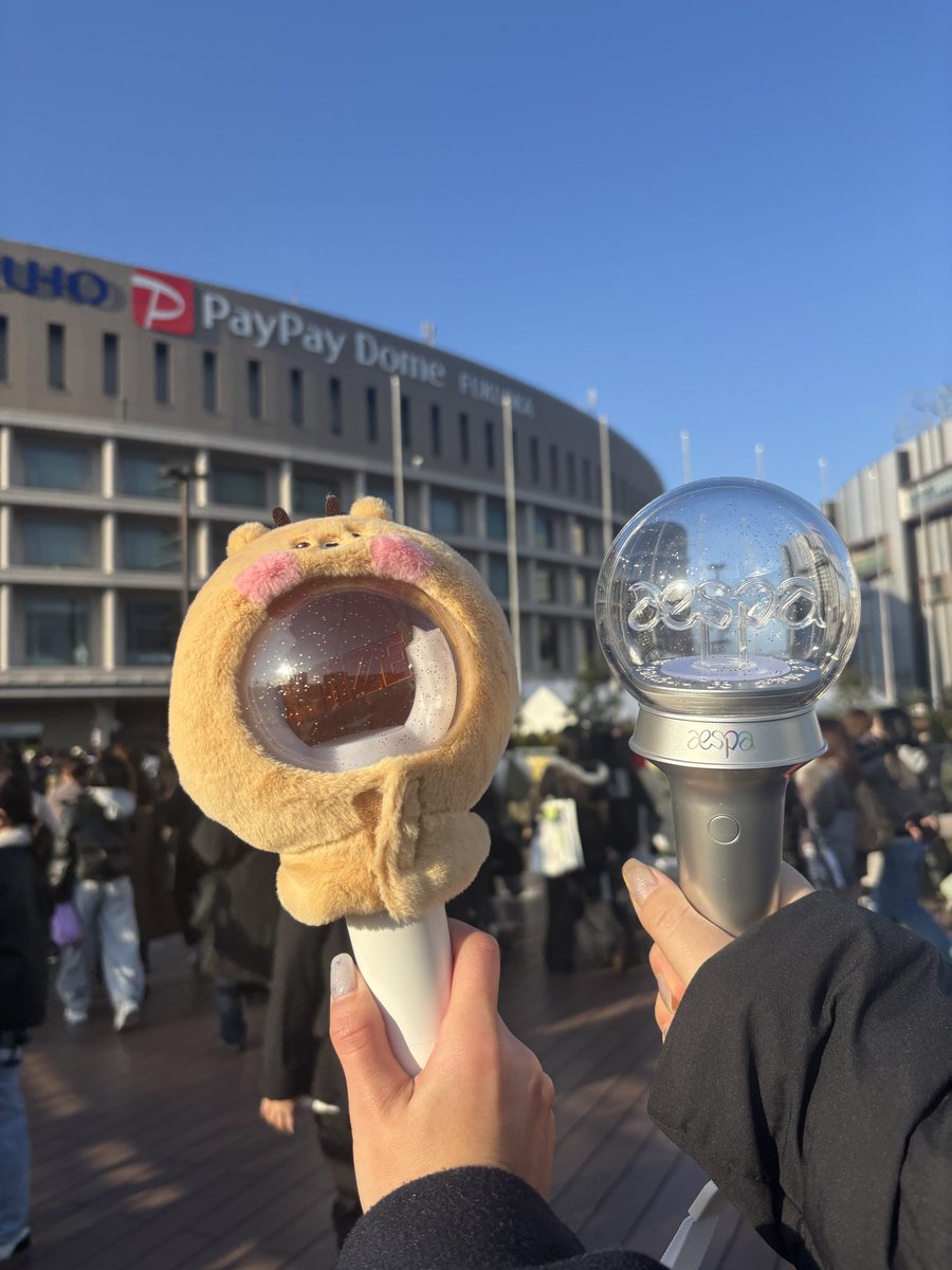 215aaa's tweet photo. SMTOWN楽しすぎた！東京と違うセトリだし、スジュは皇帝。NCTシリーズもっと勉強するべきだった。
生で見るべき！絶対おかね貯めよう！ https://t.co/6NMNPP8z8a