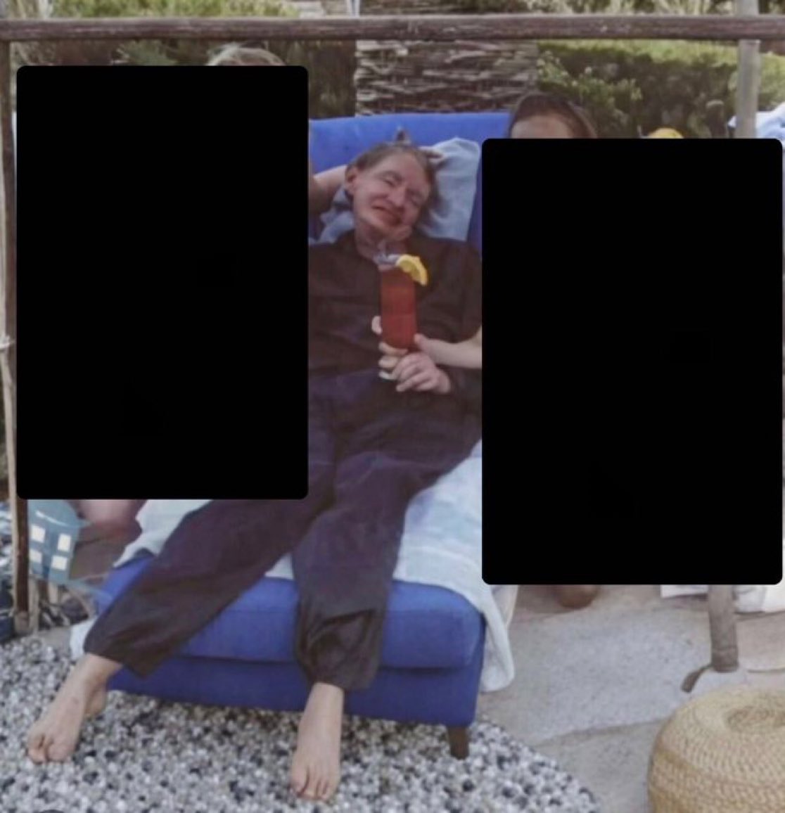 جنون ومروع

الملحد والمشلول 

ستيفن هوكينغ البطل الأول لجزيرة إبستين

مشلول ويغتصب أطفال