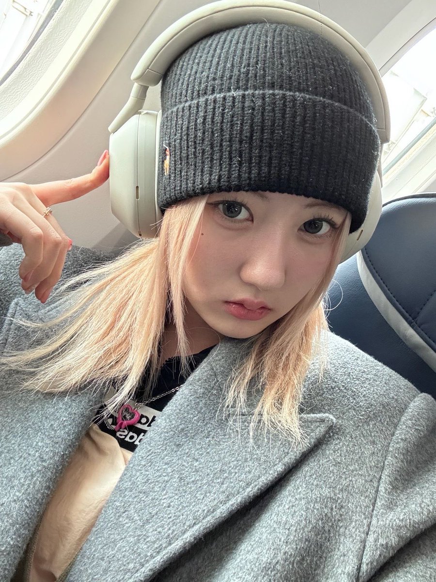 รามิลุคนี้คือคูลๆมาก ชอบน้องตอนเวลาใส่หูฟังมากค่ะ เท่สุดๆ 😎🎧

#RAMI #BABYMONSTER
#라미 #베이비몬스터