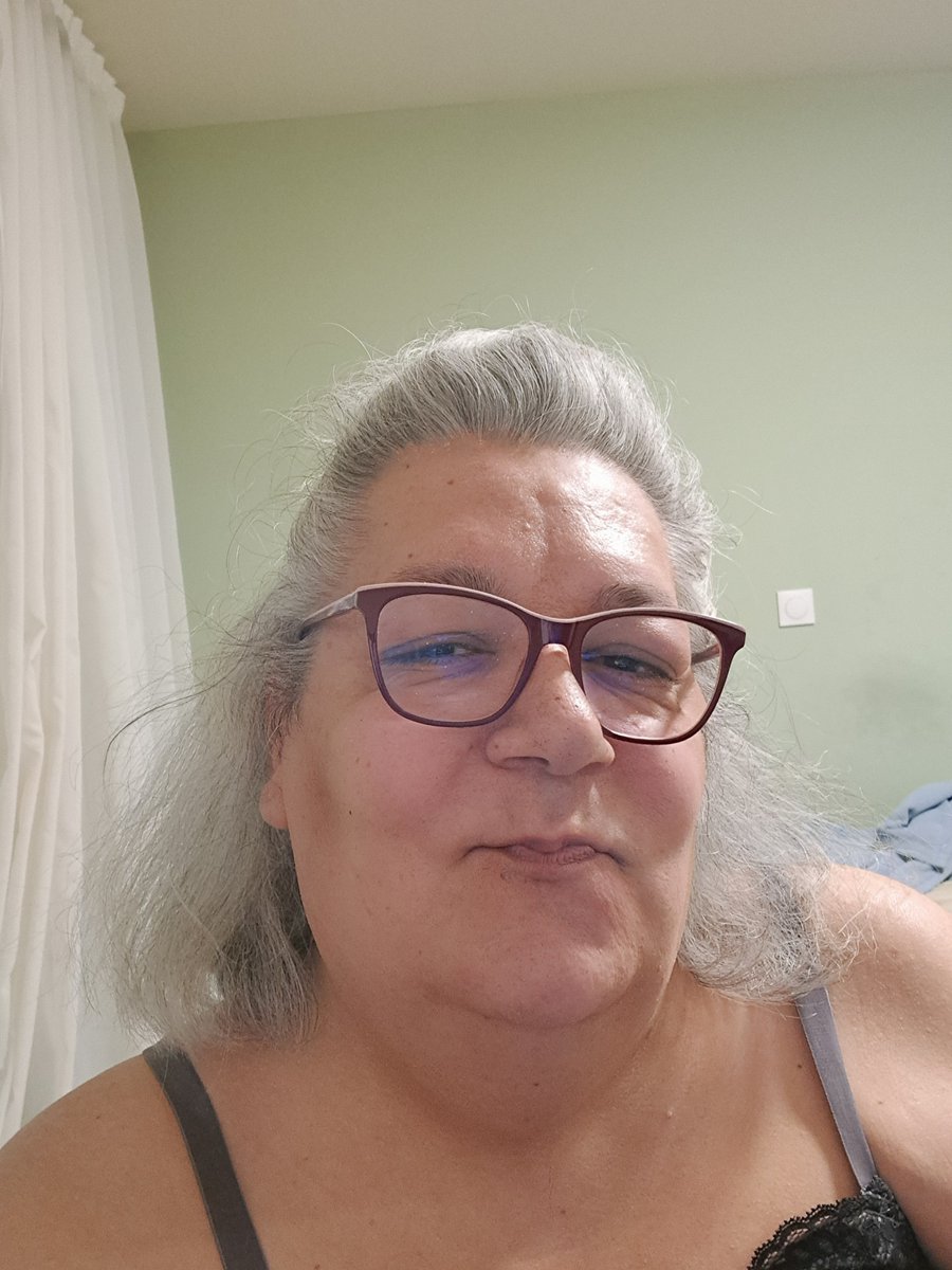 ✨Portrait de la semaine ✨
48 ans, transgenre est une femme lesbienne, dans les Yvelines.
Optimiste, elle cherche une relation sérieuse et sincère avec une femme de 40 à 60 ans.
Aime la complicité, les échanges… et Harry Potter 😉
Tu te reconnais ou tu penses à quelqu’un ?