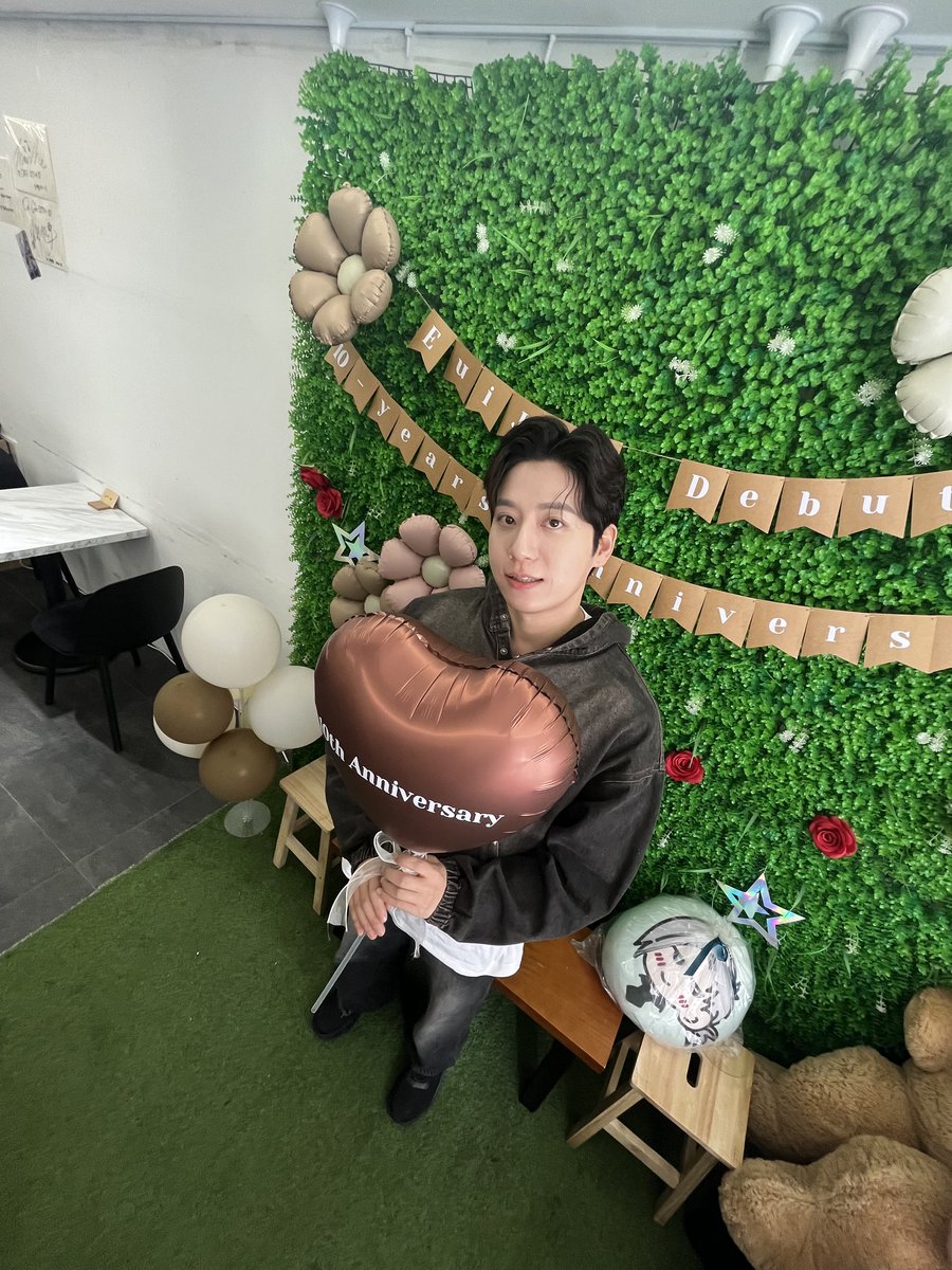 성우 정의진 데뷔 10주년 기념 카페 tweet media