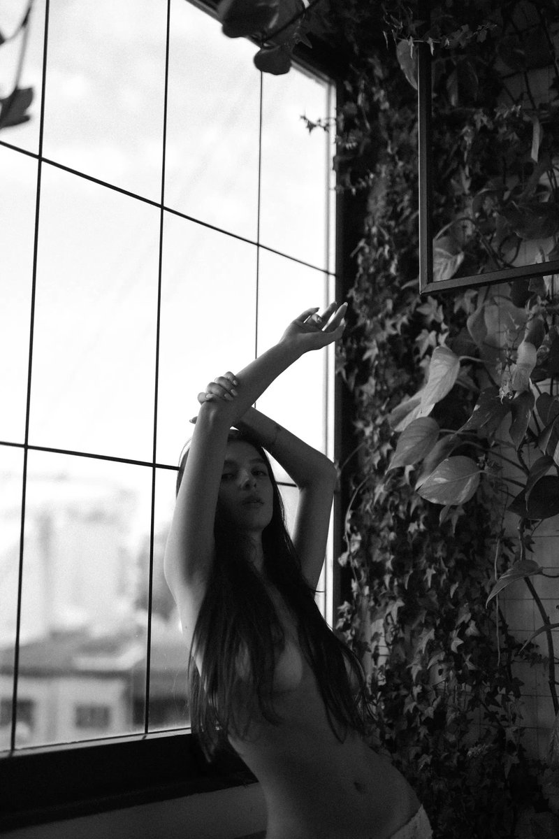 Luna_LustX's tweet photo. Welcome to my dark side. It’s much more fun here. #LunaLustX #NoirErotica #SensualVibes #DarkPassion #AdultLifestyle https://t.co/C5GPdaz0Hj