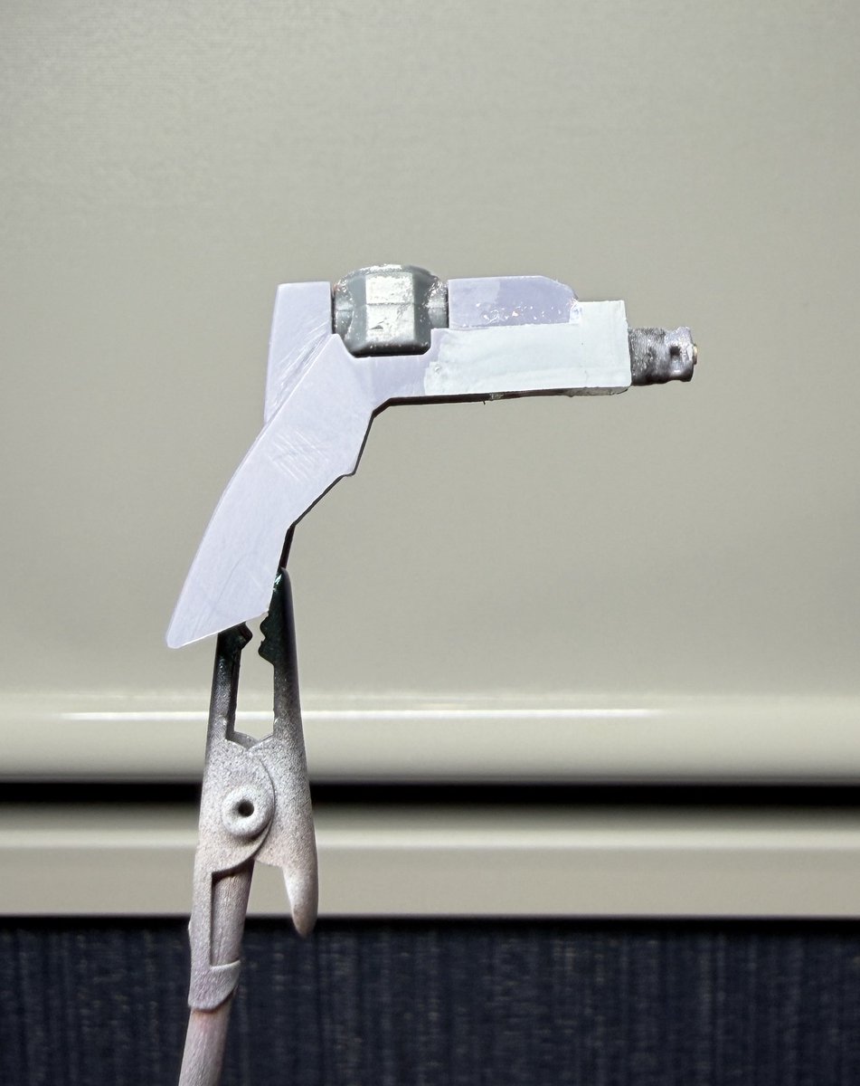 個人的に今年入って一番感動した事。

パーツの傷チェックに捨てサフは知っていたけど、部分的な物ならポスカが捨てサフ代わりになると言う事

知ってる人はスルーで

初見の人は是非使ってみてください😳