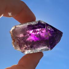 hallaboutafrica's tweet photo. Welcome to February, and if you were born this month then you'll want to thank Zambia for being the world's top producer of February's birthstone, amethyst. Each year, Zambia produces 1,000 tonnes of the purple precious gem amethyst. https://t.co/BIRvfKA2Cl