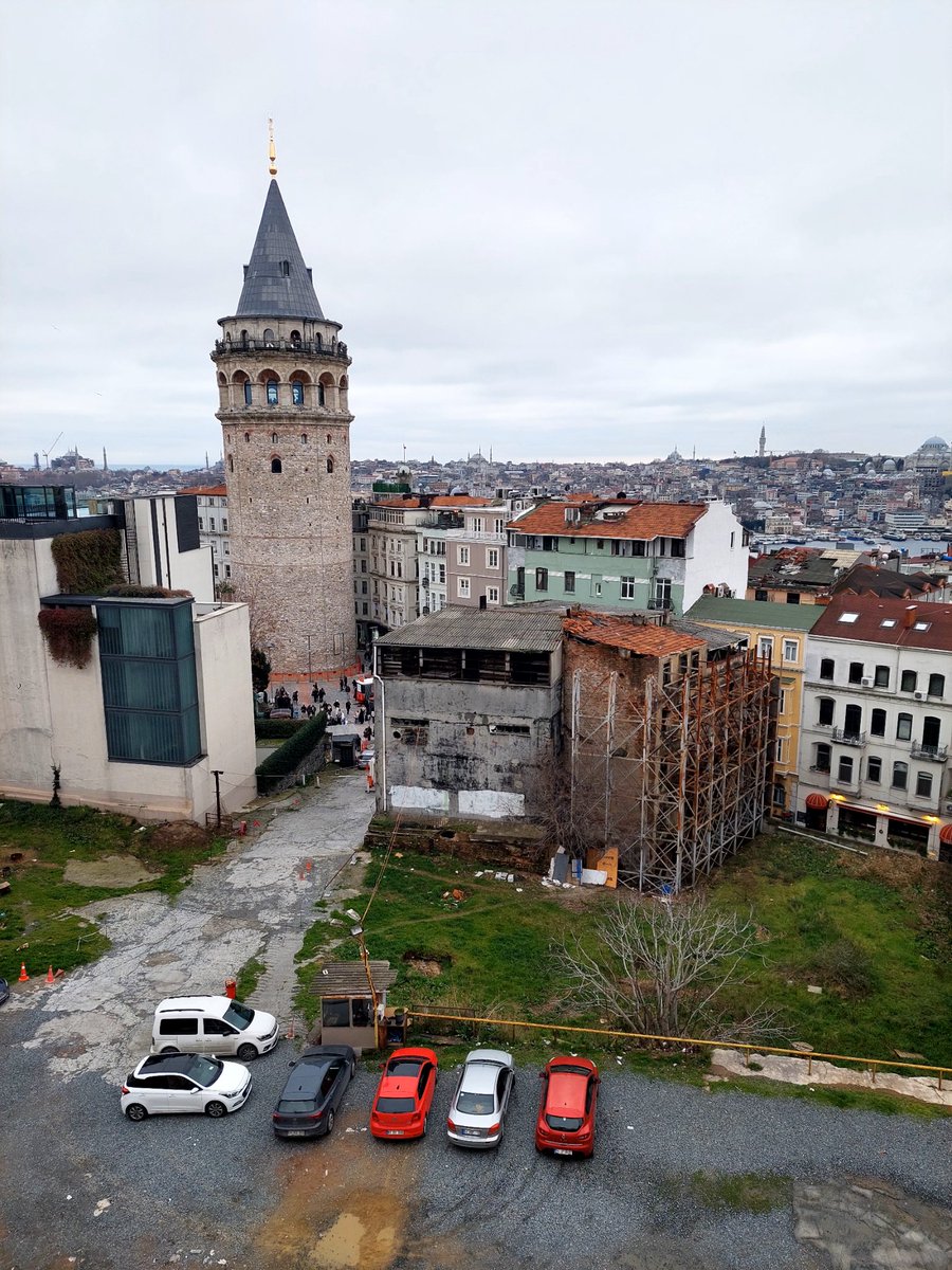 Şu görüntü İstanbul'a hiç yakışmıyor,inşallah gereken yapılır <a href="/istanbulbld/">İstanbul Büyükşehir Belediyesi</a> <a href="/TCKulturTurizm/">T.C. Kültür ve Turizm Bakanlığı</a> <a href="/MehmetNuriErsoy/">Mehmet Nuri Ersoy</a>