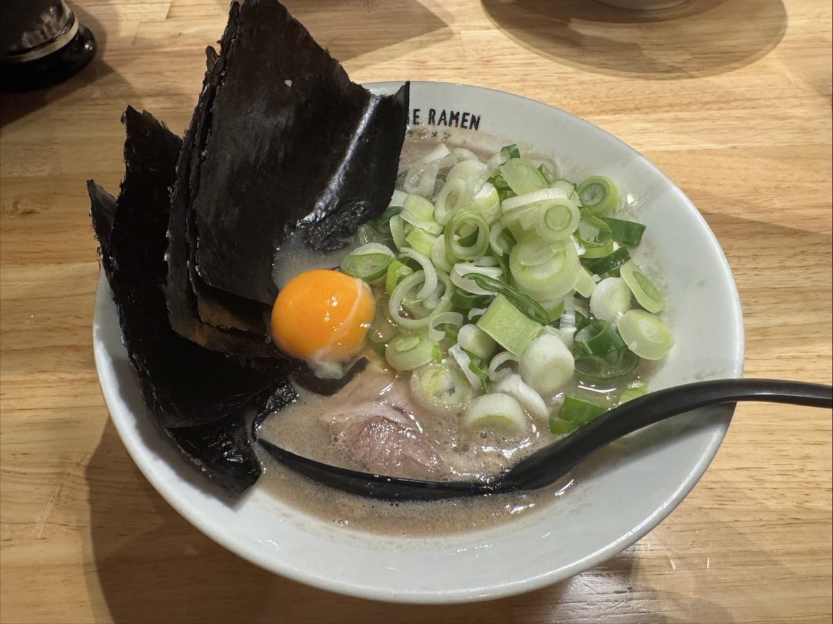 佐賀公演終了ー！！
大好きな会場の浪漫座は、やっぱりめちゃくちゃ良い場所！！

厳かな会場に響くグランドピアノも、音も最高！！

そして来てくれたお客さん、1人ひとりが最高でした！！👏