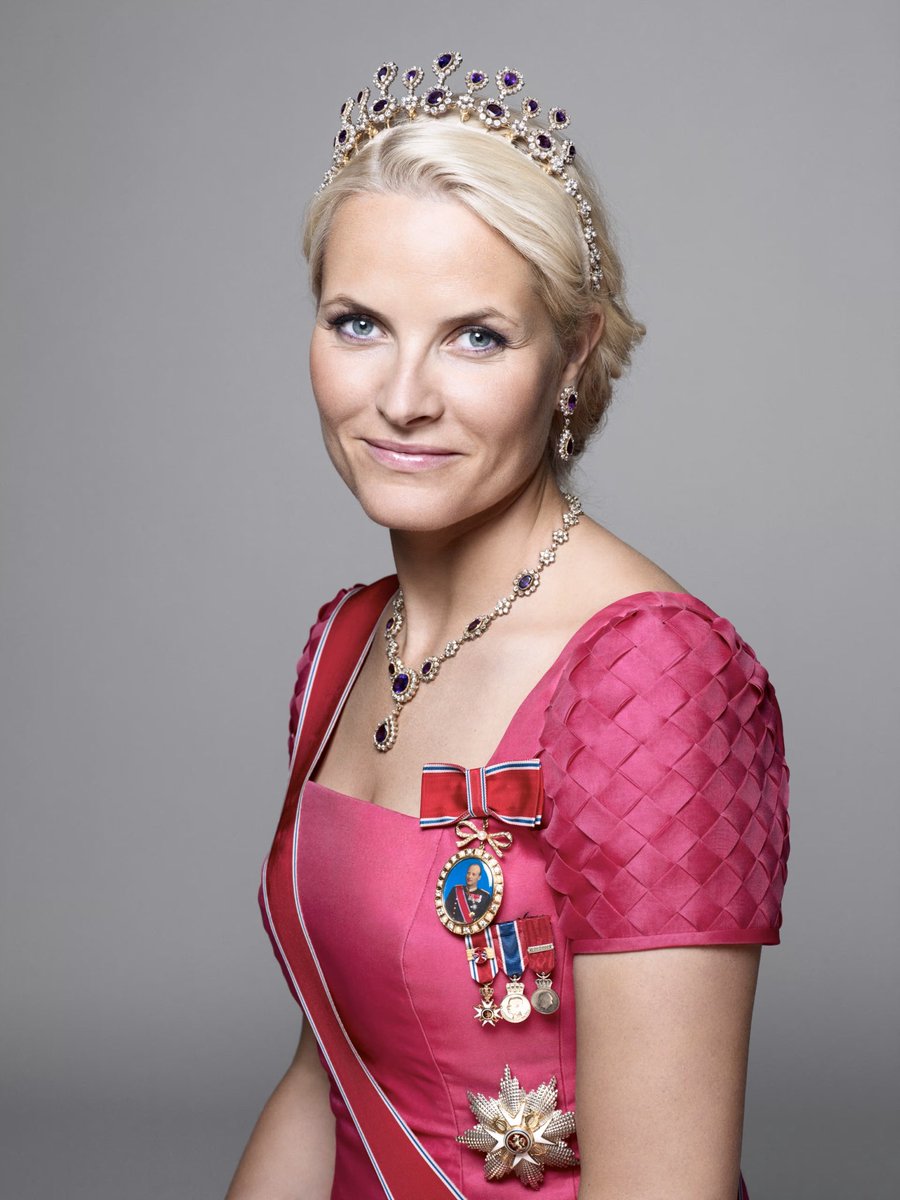 syncronus's tweet photo. Norway’s Crown Princess Mette-Marit to Epstein: “You always make me smile… Because you tickle my brain.”  

Her name appears several hundred times in the Epstein files. Her son, 28-year-old Marius Borg Høiby stepson of heir to the throne, Crown Prince Haakon, was charged with 23 counts of raaape involving “DOUBLE-DIGIT” number of victims.