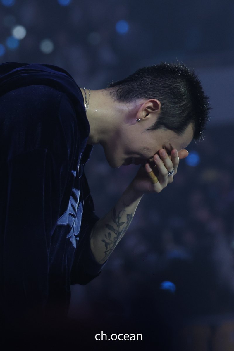 260201 화면 비춰진 자기 모습보고 눈가리더니 빵터짐 잘다녀오렴
#창균 #몬스타엑스 #MONSTAX