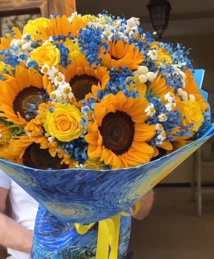 sunflowerchives's tweet photo. Hello🌻💙 https://t.co/SUqVdjs3t5
