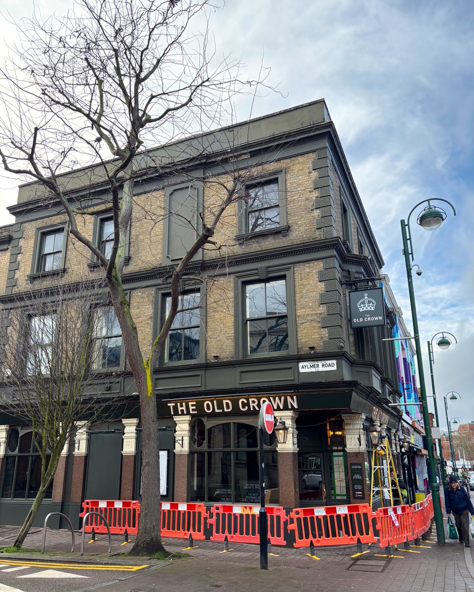 LondonPubMap's tweet image. 🚨New Pub Opening 🚨

The Old Crown
📍692 High Rd Leytonstone, London E11 3AA

The Old Crown formerly The Birds opens on the 4th February. Looking forward to checking this one out. #newpub #e11