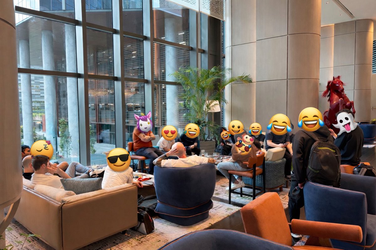 sssionggg's tweet photo. the jupnet team got together immediately after the jupnet announcements.

how fast can we have the public beta ready? https://t.co/jdCFEm1zlS