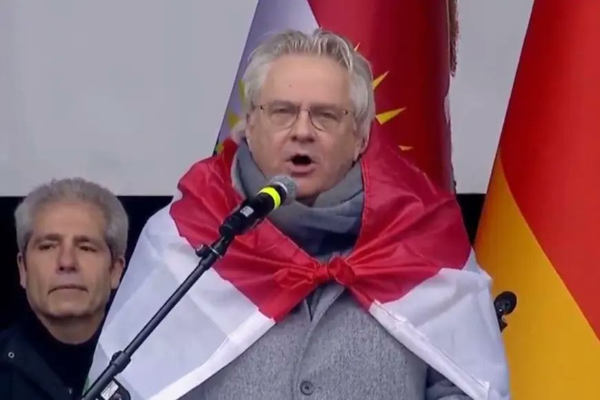 nerinaazadtr's tweet photo. Köln Belediye Başkanı: Rojava İçin Bağımsızlık Çağrısı Yaptı

https://t.co/pBuENYKxlG https://t.co/TFFICKwkIE