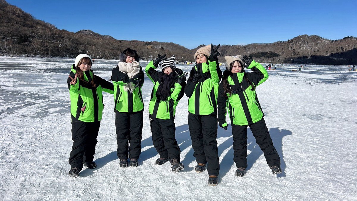 maebashiwitches's tweet photo. 1月15日より解禁の赤城山 大沼氷上ワカサギ釣りに #前橋ウィッチーズ が挑戦させていただきました🪄

協力: 赤城山観光連盟・赤城大沼漁業協同組合
衣装提供:ワークマン
皆さま、ありがとうございました！

チャレンジの模様は後日公開予定✨
お楽しみに💛💜🩷💚🩵

既にチャレンジされたみなさんは何匹釣れましたかー🎣