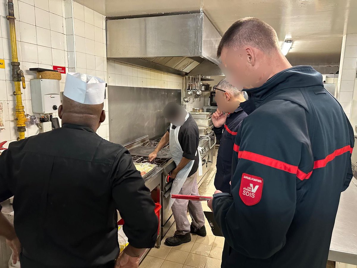 Image de Préfet du Val-d'Oise - 🧑‍🚒🚒 #SécuritéIncendie #ProtectionConsommateur | Visite de contrôle inopiné hier soir par la comm