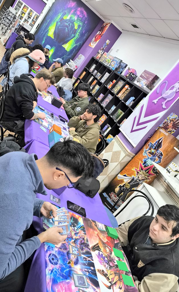 GeekLogía ◬ tweet media