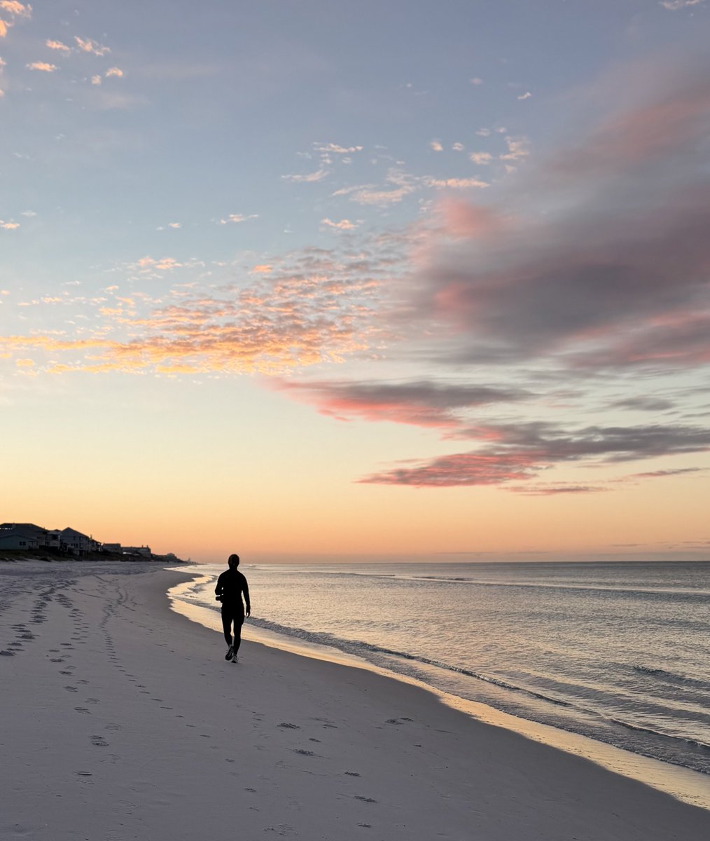 houseprodesign's tweet photo. New opportunities.
New chance to hustle.
New chance to love.
#happynewmonth #photography #florida #panhandle #sunrise #cloudporn #sealife #ocean #breathe #photo #teach #design #ruleofthirds https://t.co/pc0EpyQ5Ji