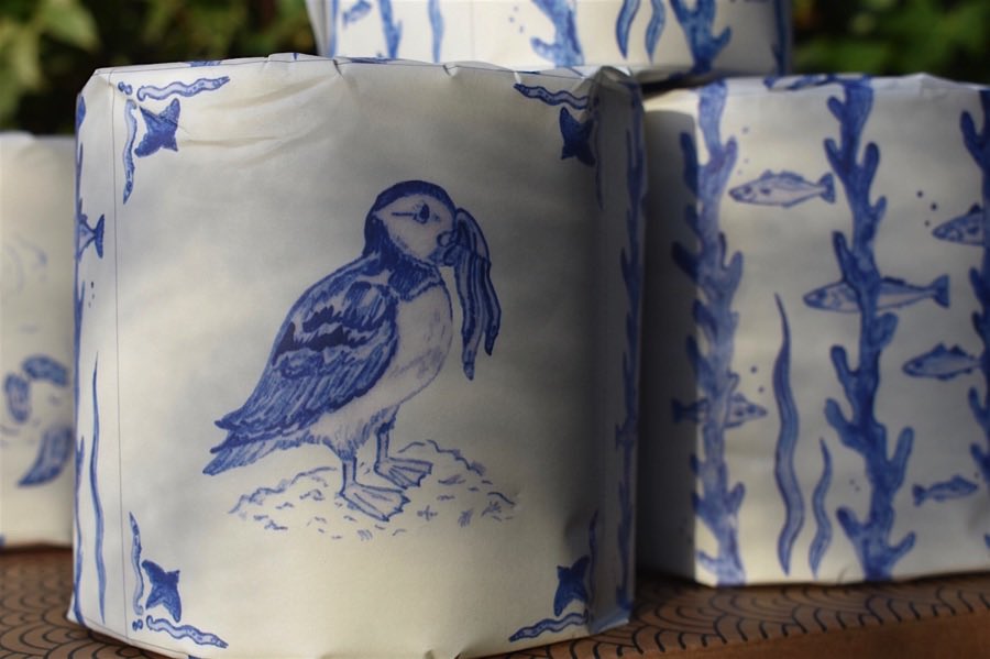 Discarded plastic is choking our oceans or sitting in landfill for 100s of years. To reduce single-use plastics in the bathroom:
💧Use soap and shampoo bars
💧Choose paper packaging
💧Choose refillable bottles
More ideas: littlegreenspace.org.uk/features/Plast…