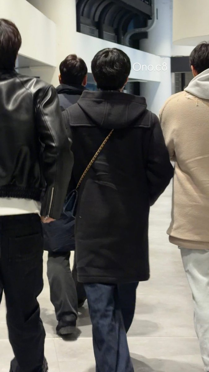 전원우 친구들 사이에 젤 작은다구? 말이 되냐고ㅜㅠ 내 소중한 182 고냥이♡