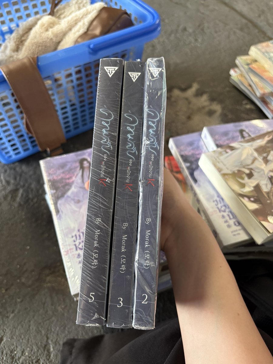 Dearnful's tweet photo. เล่มละ100 ค่าหิ้ว20/เล่ม #sensebook https://t.co/xLVhHUEhOD