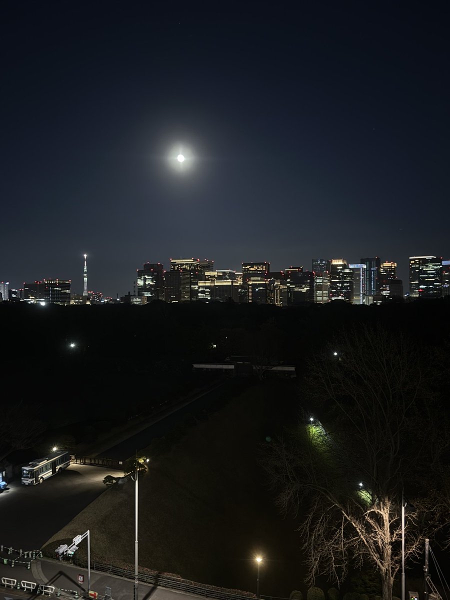 pitoshi69's tweet image. このあと20時からラジオ📻
『有吉弘行のSUNDAY NIGHT DREAMER』
2月になりました。
今日から新アシスタント登場です。
よろしくお願いします🙇　　

#snd                  🌕