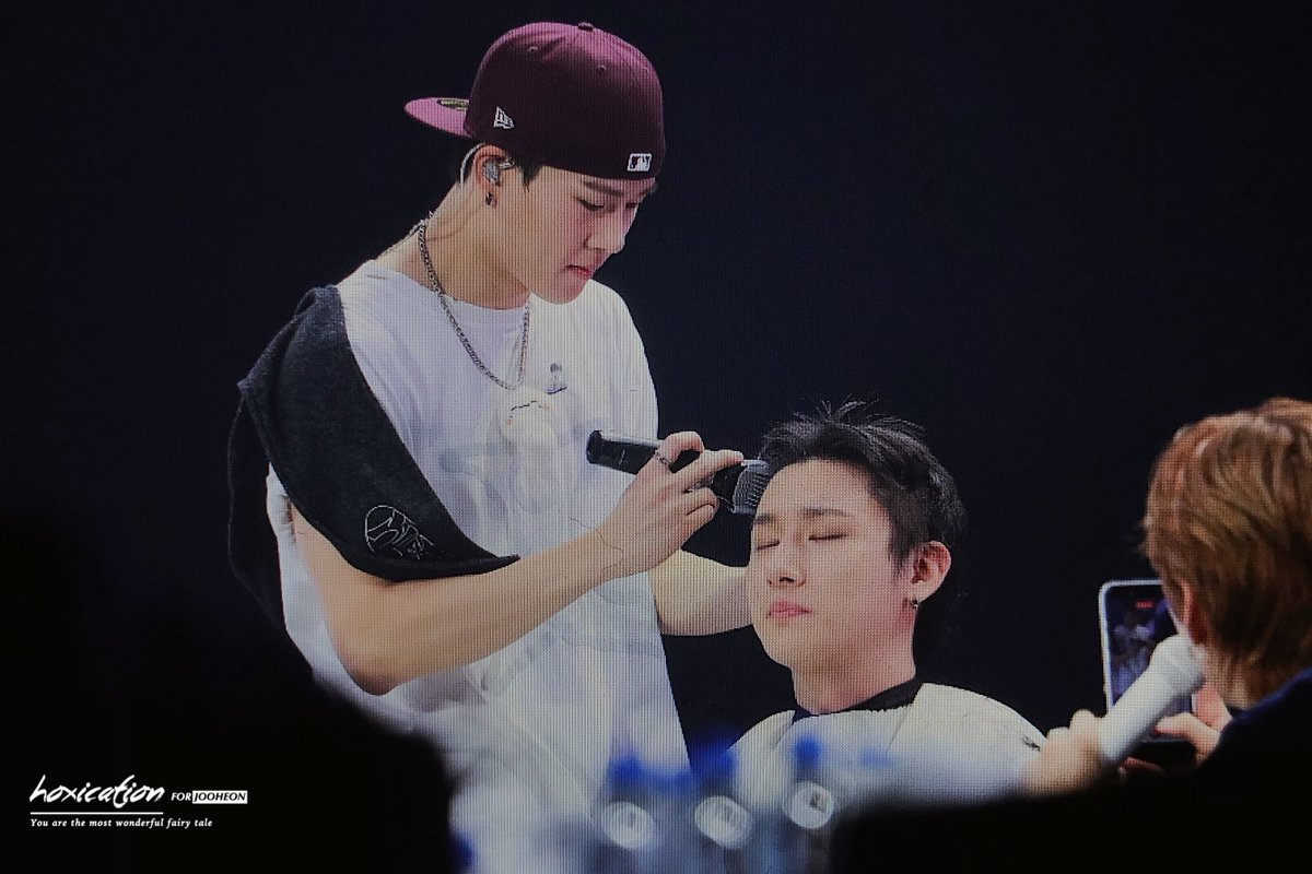 허시케이션 tweet media
