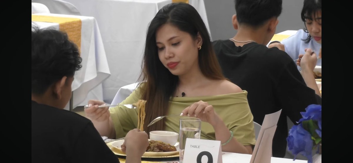 PBBabscbn's tweet photo. Ang daming customers! Good job, Housemates!

#PBBCollab20Bistro https://t.co/Xx6WrJ5p1A