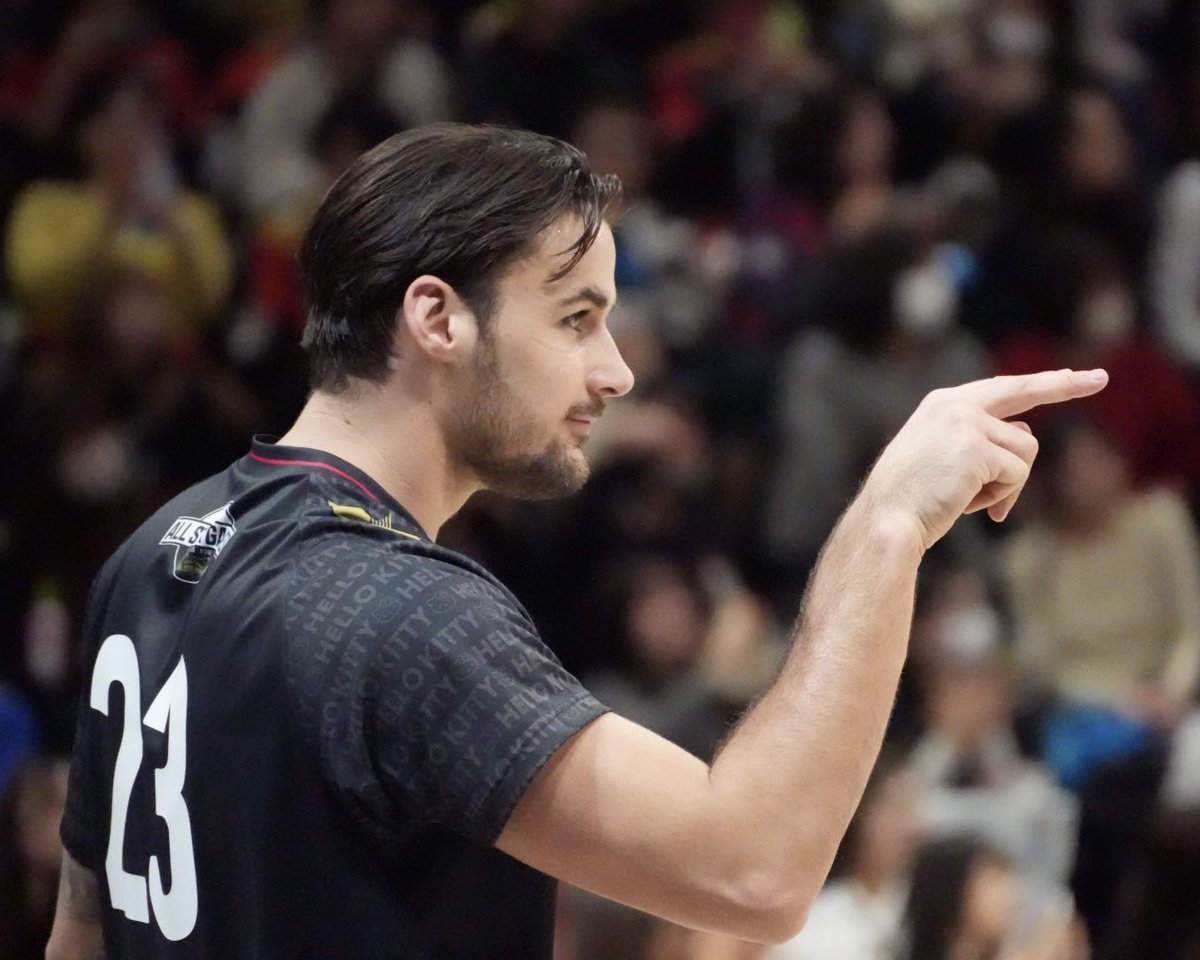 heki____volley's tweet photo. エイブリルと対人するデファルコが楽しそうすぎて始まる前からやばかった🤦‍♀️🤦‍♀️ https://t.co/AcpcO1uOT0