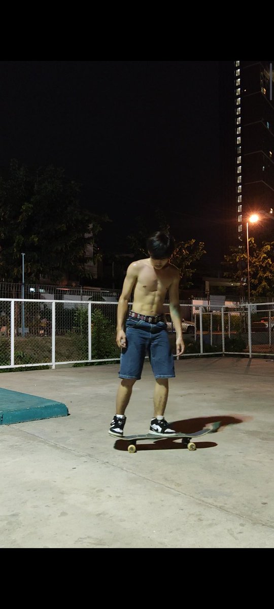 ขายดีปะวะ ร้อนเงินว่ะ😌
#ผู้ชายขายน้ํา