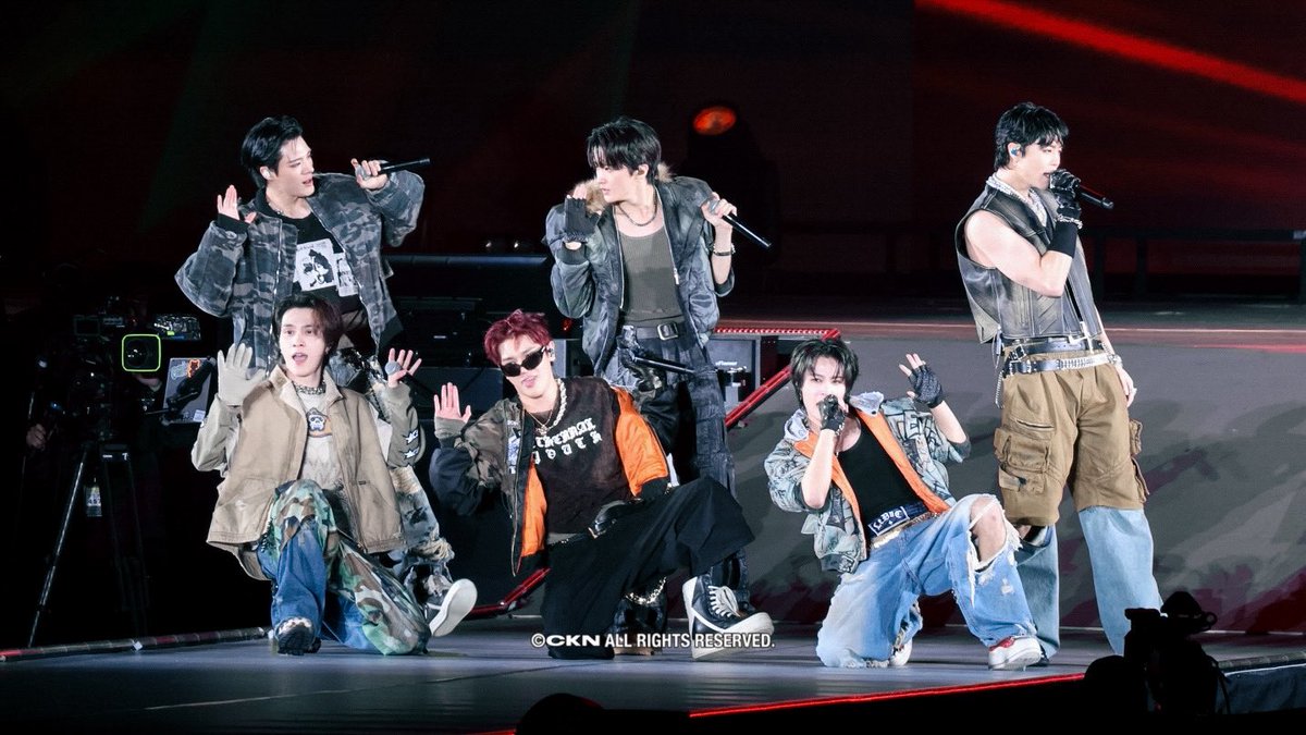 coolkidnight tweet media