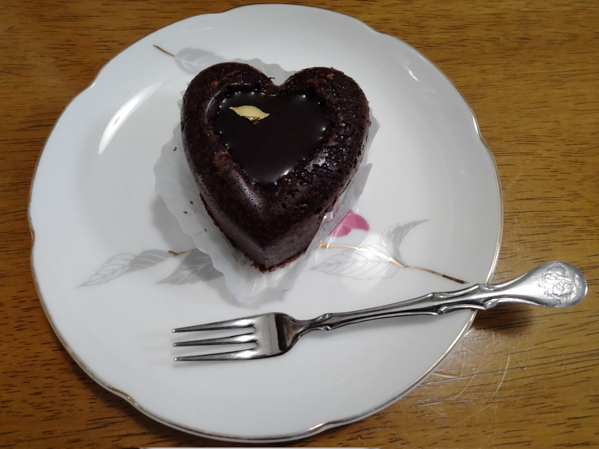 s32A85's tweet photo. プティデリスを贔屓にして数年経つのに初めて食べました
混みそうな時期に混みそうな場所を避けた弊害 https://t.co/858kKjryMk
