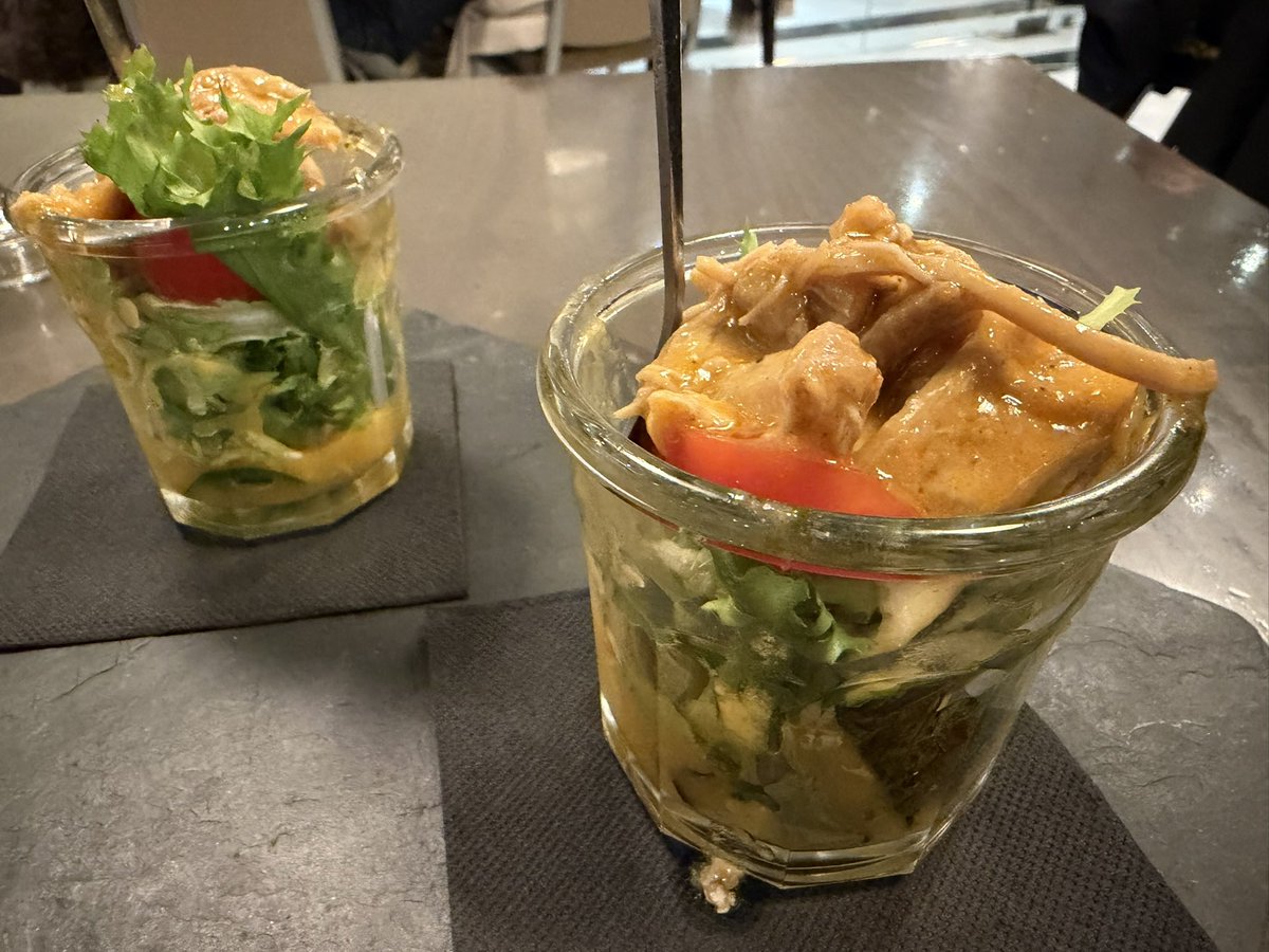 Ensalada de Cherrys y pollo en escabeche suave al cava  instagram.com/stories/detape…