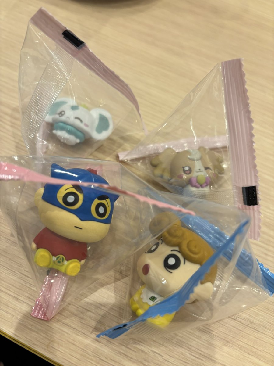 楽し過ぎる‼️‼️ 300円で4つも獲得出来た プリキュアのキャラ(?)は