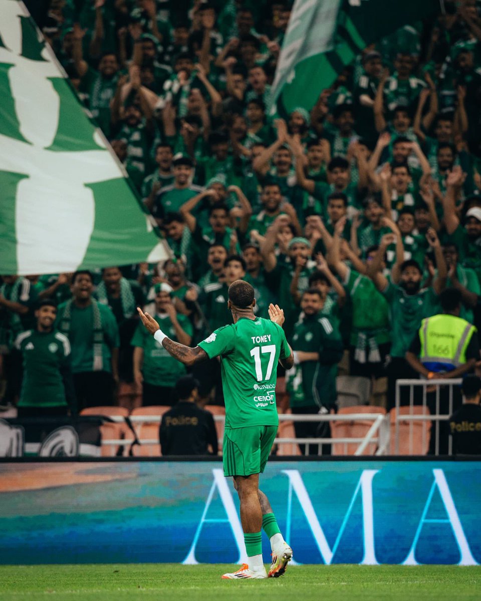 المدلج صادق بقوله الاهلي والهلال ليس بكلاسيكو..

الحقيقة كلاسيكو توني والهلال ، لان الاهلي اكبر من ان يضع اسمه ضد نادي علي بابا 😂

توني يكفي الحاجة 🗡️🔥
.
.
.
.
.
.
. 

#الأهلي_الهلال
#الهلال_الاهلي