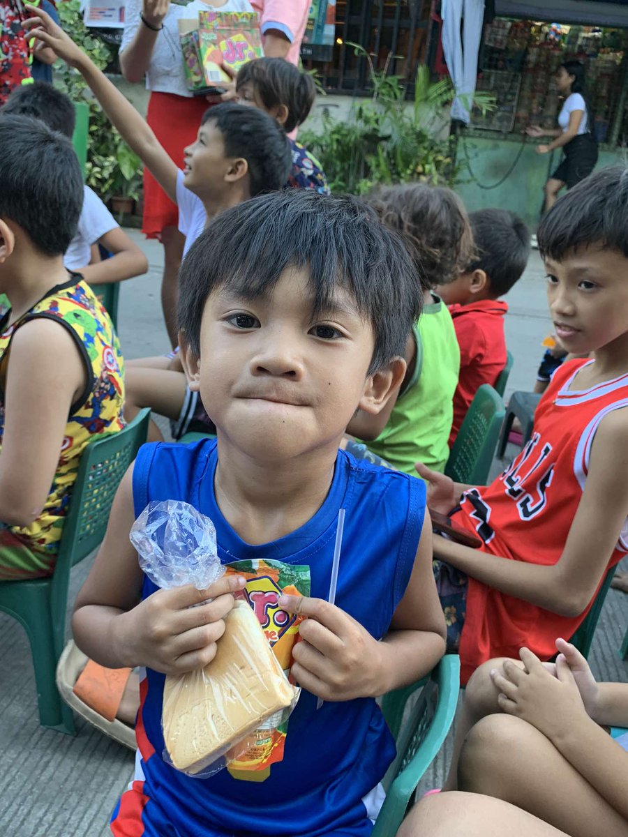 Dianah143's tweet photo. The joy you give to others, is the joy that comes back to you🫶🙌

#FeedingProgram
#ThankYouLordForAllTheBlessings
#blessedbeyondmeasure
#Godisgoodallthetime
#FlareNetwork #Flare #SongbirdNetwork #cryptocurrency #DeFi #NFTs #SGB #nftcommunity #Xrpcommunity 
@Cisckid 
@TheDefiBull