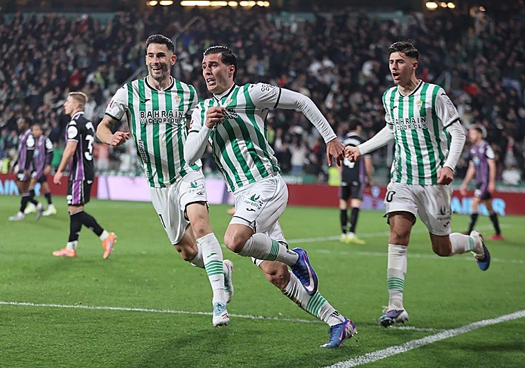 Raul_LM_CDB's tweet photo. Cuando anunciaron la vuelta de Sergi Guardiola lo primero que visualizamos fue el alegrón que habría cuando volviera a marcar en el reino. La expectativa se cumplió con creces. Tenía que ser justo así y acompañado del mejor momento del equipo. Los grandes siempre son puntuales. https://t.co/nPYHQwVIMV