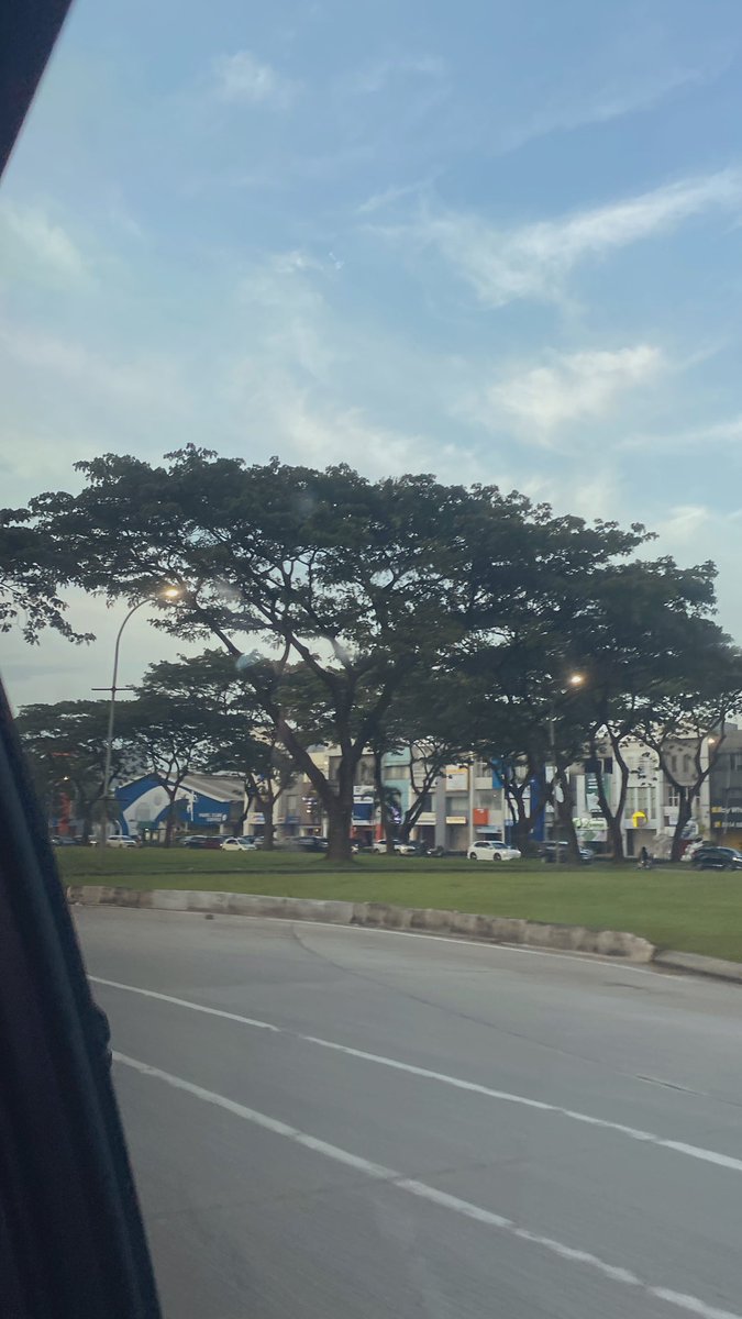 minggu sore tuu pdhl enakan dirumah sambil menyambut besok senin kaan ya☺️🙏🏼